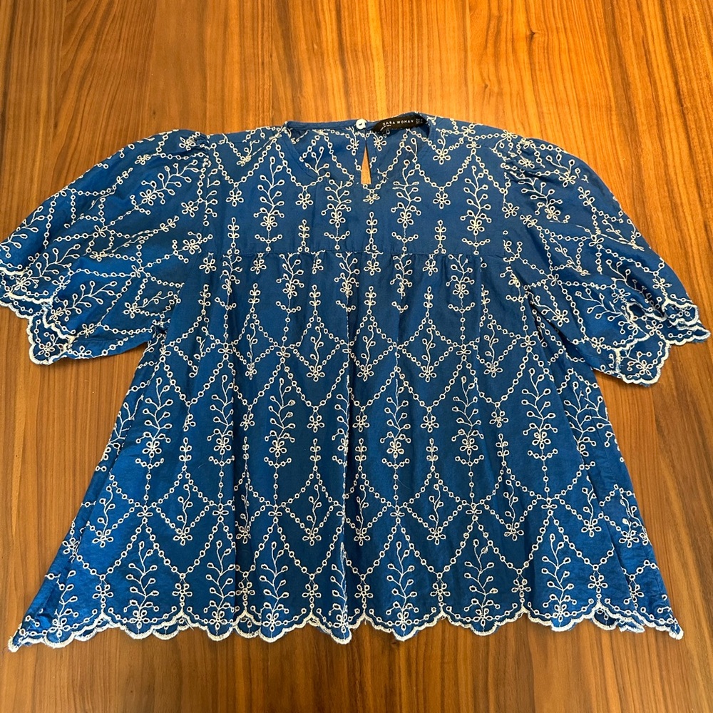 ZARA | Size: M | Eyelet T shirt